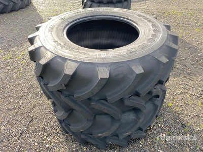 Quantity of (2) Firestone 460/70 R24 R8000UT TL 159A8159B إطارات المعدات