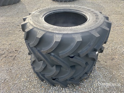 Quantity of (2) Firestone 460/70 R24 R8000UT TL 159A8159B إطارات المعدات