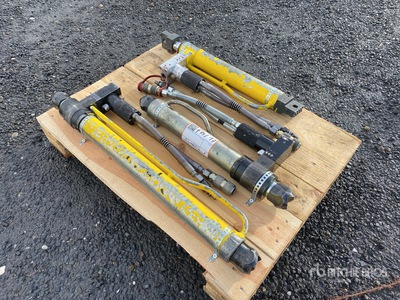 Quantity of (3) Weber Hydraulic Cylinders Divers