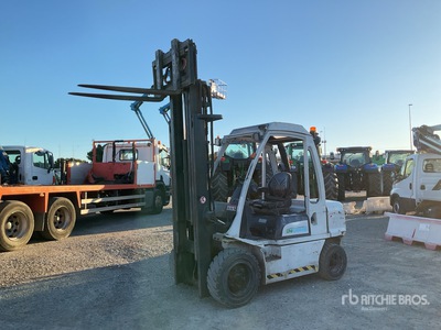 2018 UniCarriers YG1D2A30Q Forklift