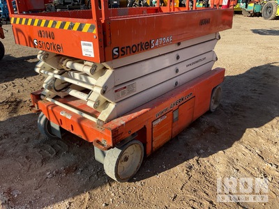 2017 Snorkel S4726E Electric Elevador de tijera (Inoperable)