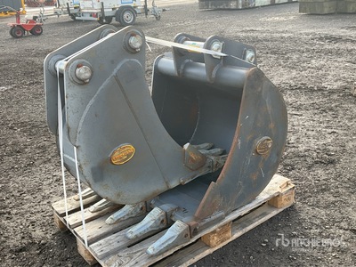 Strickland Excavator Bucket - Fits Volvo EC88