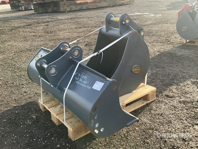 Strickland Excavator Bucket - Fits Devlon DX85