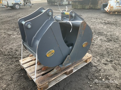 Strickland Excavator Bucket - Fits JCB 86C