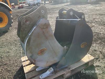 Strickland Excavator Bucket - Fits TB260