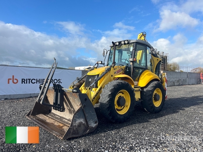 2015 New Holland B115C 4x4x4 Graaflaadmachine