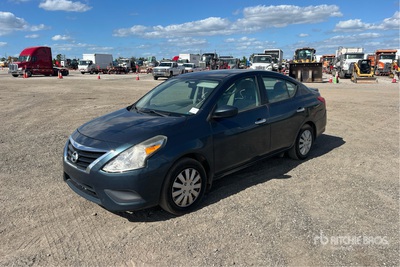 2015 Nissan Versa SV Personenkraftwagen