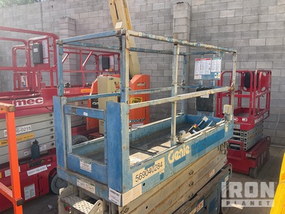 2015 Genie GS-2632 Electric منصة رفع متحركة (Inoperable)