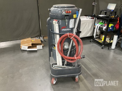 Delfin D/M3042 Vacuum Cleaner