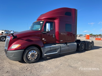 2018 International LT625 Tracteur routier couchette