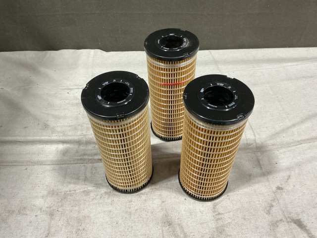 (83) Cat 1R-0756 Fuel Filters