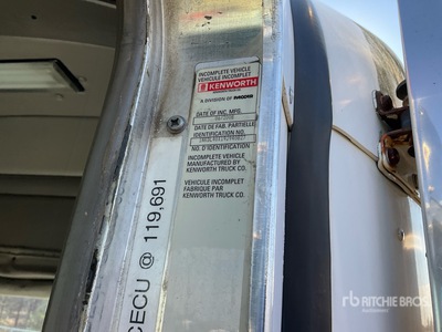 2009 Kenworth T800 6x4 Day Cab Truck Tractor