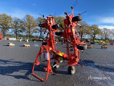Kuhn GF8702 Hay Tedder