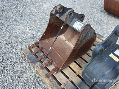 Volvo 24 in Digging Excavator Bucket