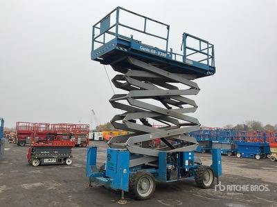 2007 Genie GS-5390 4x4 Diesel Scissor Lift