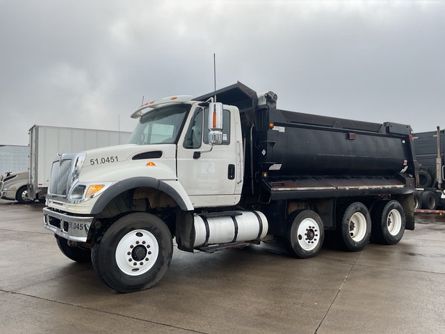 2004 International 7600 8x4 Tri/A Dump Truck