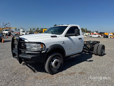 2019 Ram 5500 4x4 を見 Cab and Chassis