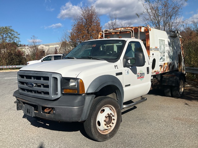 2006 Ford F-550 XL 4x4 Rear Loader Waste Collection Truck