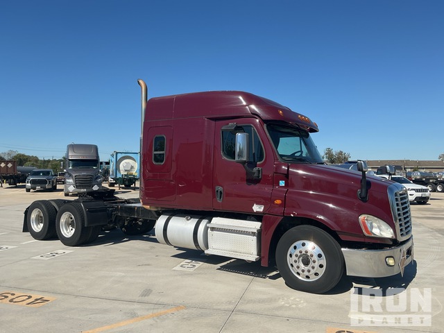 CAMIóN CAMAROTE 2016 FREIGHTLINER