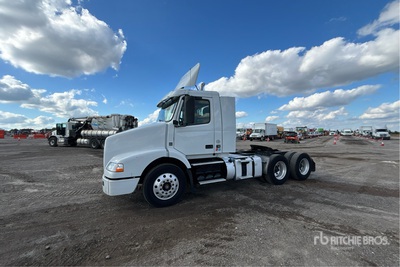 2016 Volvo VNL 6x4 T/A Day Cab Truck Tractor