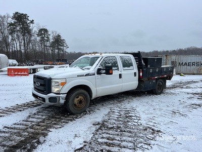 2013 Ford F-350 4x2 Crew Cab Camión Caja Abierta