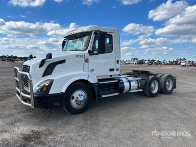 2017 Volvo VNL 6x4 T/A Dagcabine Trekker
