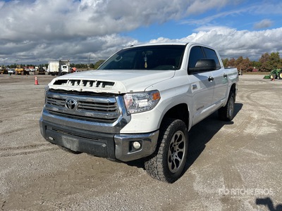 2016 Toyota Tundra SR5 4x4 Crew Cab Pickup