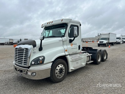 2016 Freightliner Cascadia 125 6x4 T/A Dagcabine Trekker