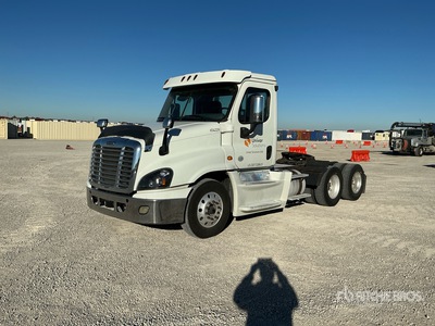 2016 Freightliner Cascadia 125 6x4 T/A Day Cab Truck Tractor