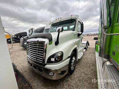 2016 Freightliner Cascadia 125 6x4 3-Achs Sattelzugmaschine (Inoperable)