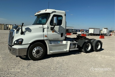 2016 Freightliner Cascadia 125 6x4 T/A Day Cab Truck Tractor