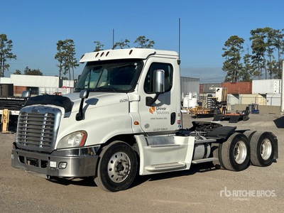 2016 Freightliner Cascadia 125 6x4 T/A Day Cab Truck Tractor
