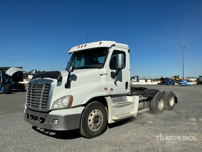 2016 Freightliner Cascadia 125 6x4 T/A Dagcabine Trekker