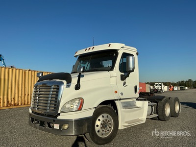 2016 Freightliner Cascadia 125 6x4 T/A Day Cab Truck Tractor