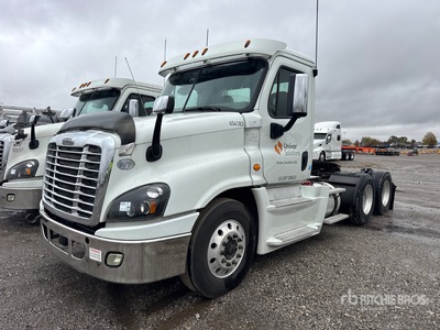 2016 Freightliner Cascadia 125 6x4 تراكتور شاحنة نهارية (ثنائية المحور) (Inoperable)