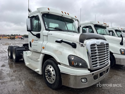 2016 Freightliner Cascadia 125 6x4 Day Cab Truck Tractor (Inoperable)