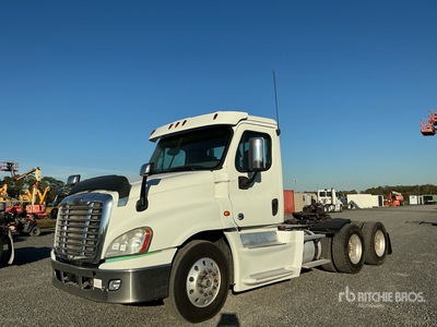 2016 Freightliner Cascadia 125 6x4 T/A Day Cab Truck Tractor