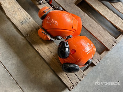 Quantity of (2) Construction Helmets Varios otros