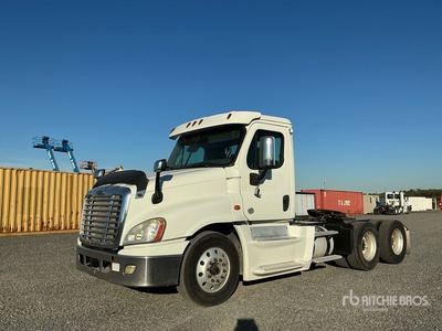 2016 Freightliner Cascadia 125 T/A Day Cab Truck Tractor