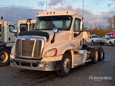 2016 Freightliner Cascadia 125 6x4 تراكتور شاحنة نهارية (ثنائية المحور) (Inoperable)