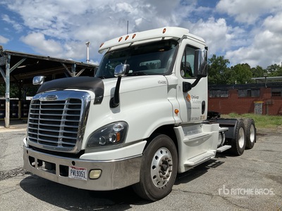 2016 Freightliner Cascadia 125 6x4 Cabeza Tractora Cabina Corta