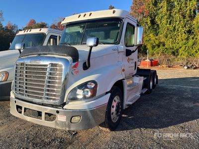 2016 Freightliner Cascadia 125 6x4 T/A Day Cab Truck Tractor