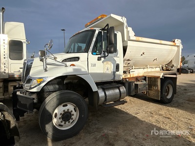 2006 International 7500 4x2 Spreader Truck (Inoperable)