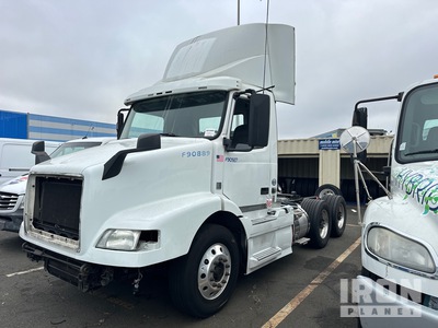 2015 Volvo VNM64T 200 Day Cab Truck Tractor (Inoperable)