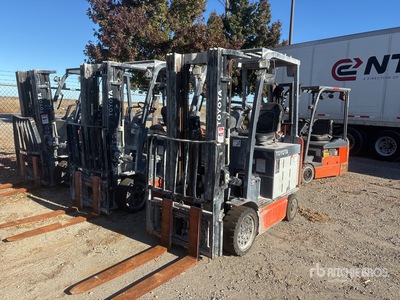 2018 Toyota 8FBCU25 4400 lb Chariot Élévateur