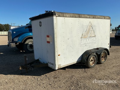 1993 Universal 11 ft T/A Enclosed Trailer
