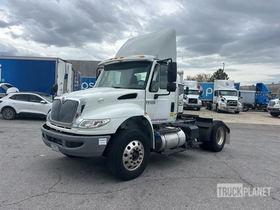 2015 International 4400 4x2 Cabeza Tractora Cabina Corta