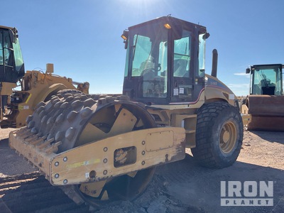 2012 Cat CS-563E Compacteur à tambour lisse (Inoperable)