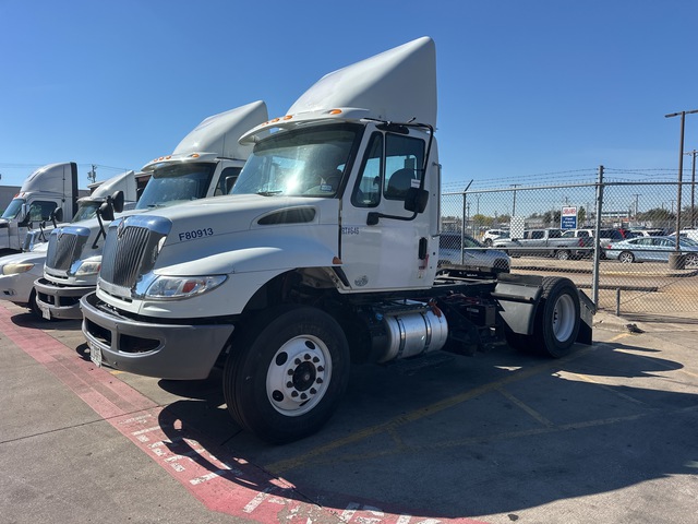 2015 International 4300 4x2 S/A Day Cab Truck Tractor 2015 International 4300 4x2 S/A Day Cab Truck Tractor