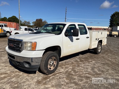 2013 GMC 2500 4x2 Crew Cab Utility Truck